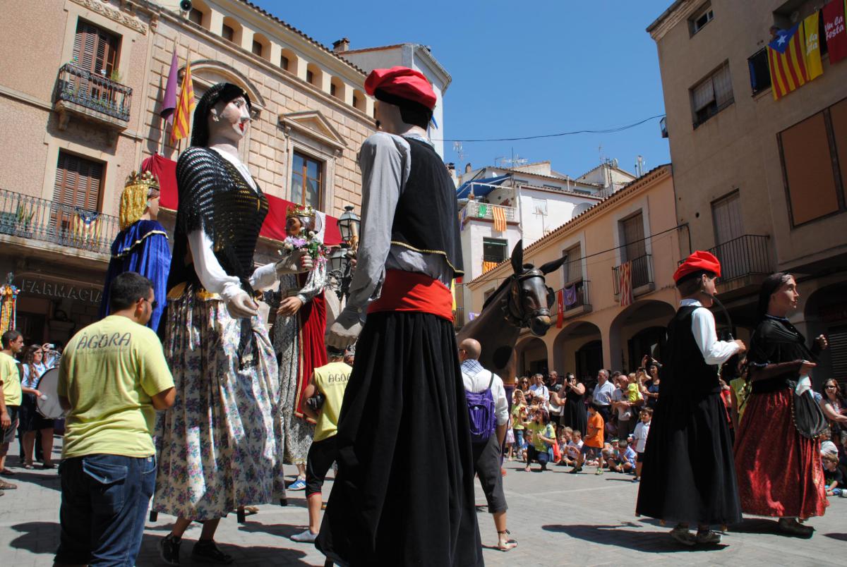 ball_de_gegants_maria_pi_0.jpg ball_de_gegants_maria_pi_0.jpg