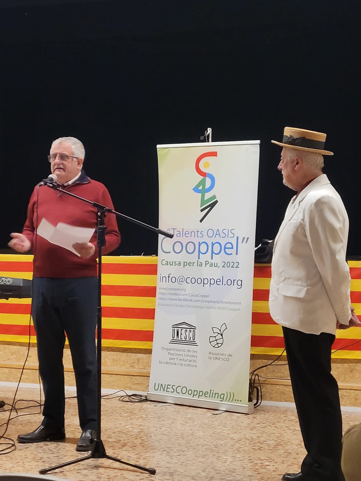 Concert Cooppel per la Pau i presentació de "La Portadora" a Cornudella de Montsant Concert Cooppel per la Pau i presentació de "La Portadora" a Cornudella de Montsant