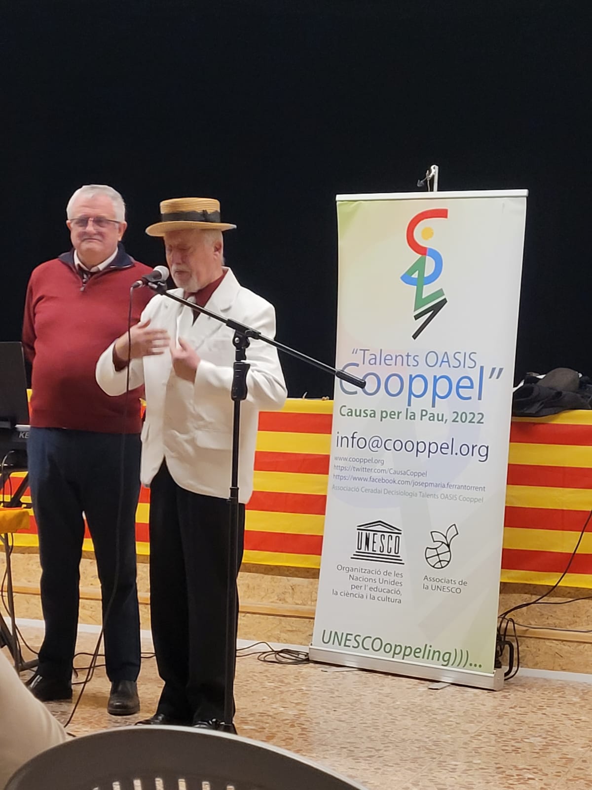 Concert Cooppel per a la Pau i presentació de La Portadora al Molar. Concert Cooppel per a la Pau i presentació de La Portadora al Molar.