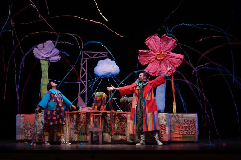Teatre Familiar - Elme, l'elefant de colors. Teatre Familiar - Elme, l'elefant de colors.