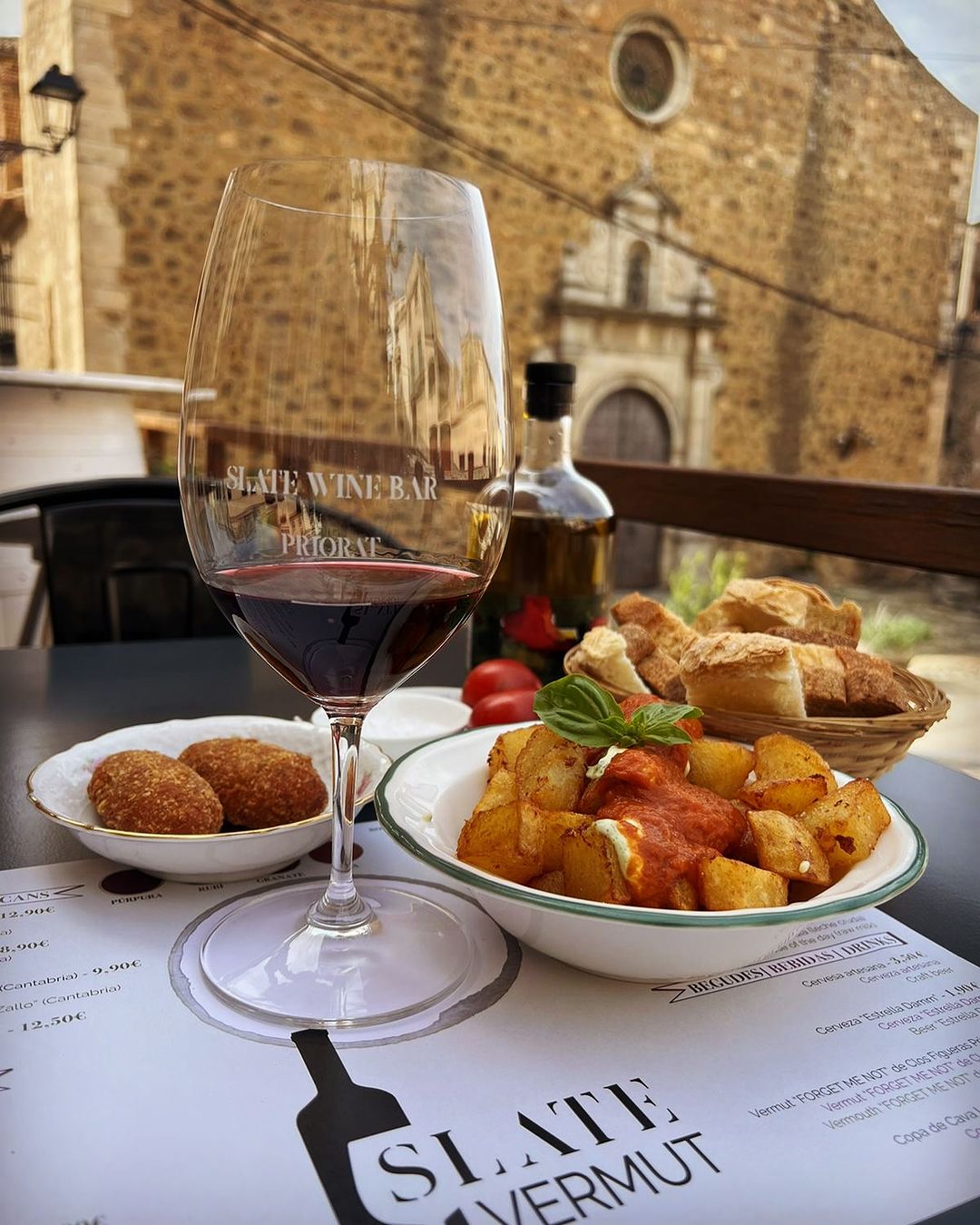 Celebrate the world tapas day with a glass of Priorat! 14 - 17 June 2024 