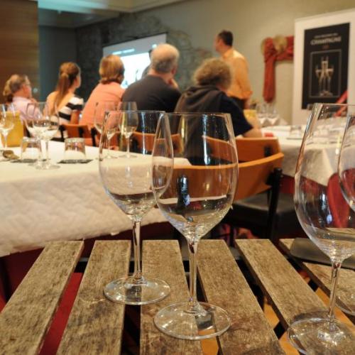 tast_de_vins_i_caves.jpg