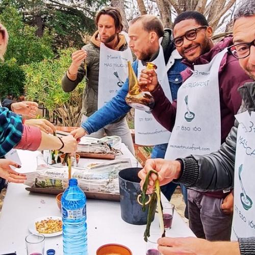 Taller de poda de vinya i calçotada al Priorat