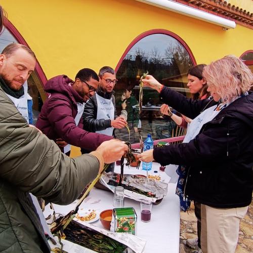Taller de poda de vinya i calçotada al Priorat