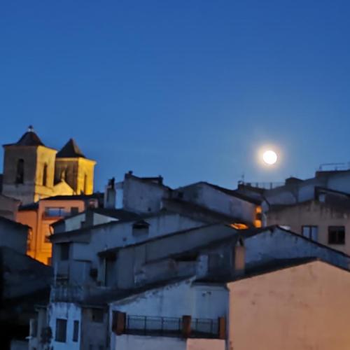 Cornudella, el seu patrimoni arquitectònic i el seu cel astronòmic